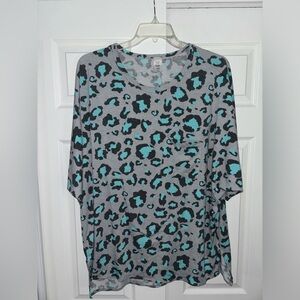 Andree Womens Gray and Blue Cheetah print Pocket Shirt, Size 3XL